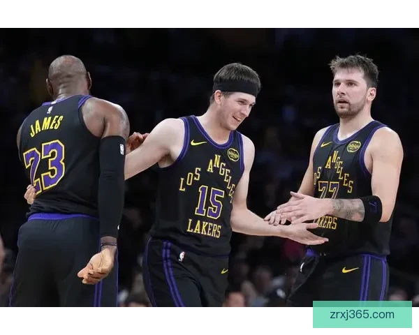 詹姆斯谈东契奇受伤雷霆首节攻势如潮致湖人惨败